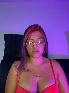 Snapshot of queen_of_you_heart chatting on 15, 2, 2026 queen of you heart online show from 15, 2, 2026