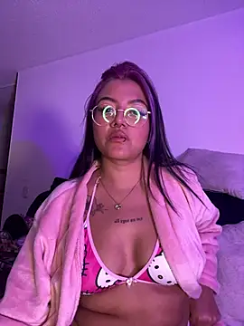 Snapshot of queen_of_you_heart chatting on 5, 3, 2026 queen of you heart online show from 5, 3, 2026