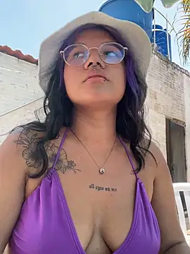 Snapshot of queen_of_you_heart chatting on 22, 3, 2026 queen of you heart online show from 22, 3, 2026