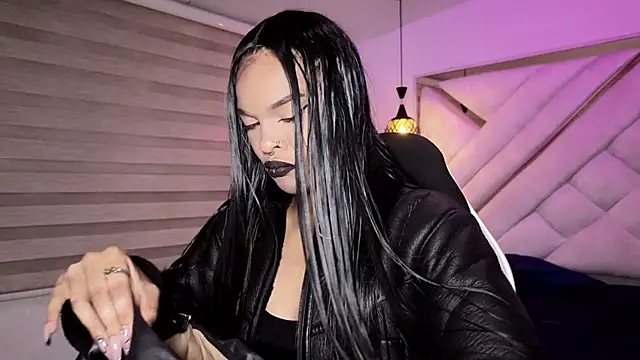 mia gatesvg online show from 2, 5, 2026