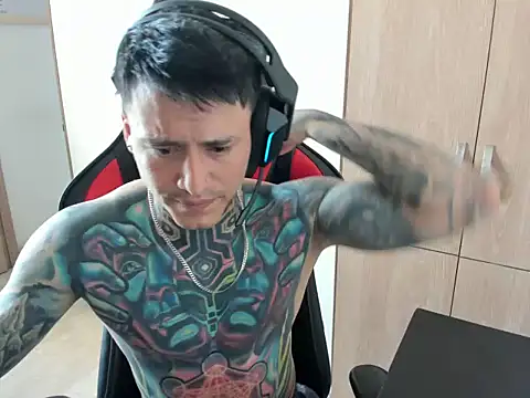 Snapshot of Chrissblack chatting on 4, 3, 2026 Chrissblack online show from 4, 3, 2026