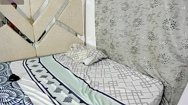 Snapshot of bamby_kittyy chatting on 13, 2, 2026 bamby kittyy online show from 13, 2, 2026