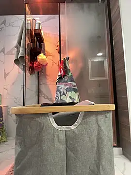 Snapshot of WIDBIGWHITECOCK chatting on 3, 3, 2026 WIDBIGWHITECOCK online show from 3, 3, 2026