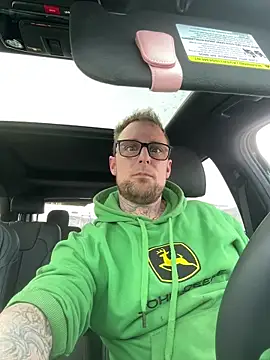 Snapshot of WIDBIGWHITECOCK chatting on 5, 3, 2026 WIDBIGWHITECOCK online show from 5, 3, 2026