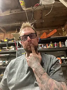 Snapshot of WIDBIGWHITECOCK chatting on 12, 4, 2026 WIDBIGWHITECOCK online show from 12, 4, 2026