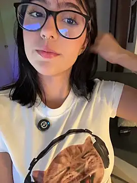 Snapshot of HinaSweet chatting on 15, 3, 2026 HinaSweet online show from 15, 3, 2026