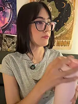 HinaSweet online show from 14, 7, 2026