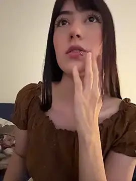 HinaSweet online show from 6, 8, 2026