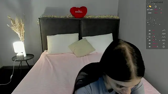 SkinyJoys online show from 7, 3, 2026