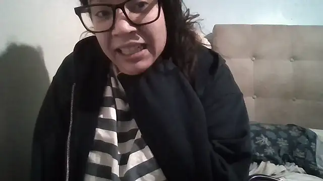 Snapshot of bellakay19 chatting on 8, 2, 2026 bellakay19 online show from 8, 2, 2026