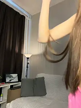 SkylineBliss online show from 13, 3, 2026