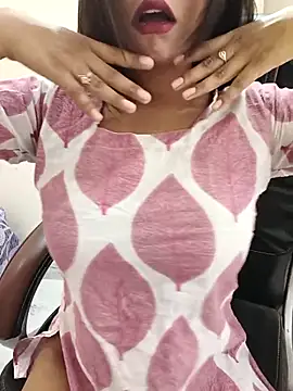 Hot Twinkle online show from 30, 4, 2026