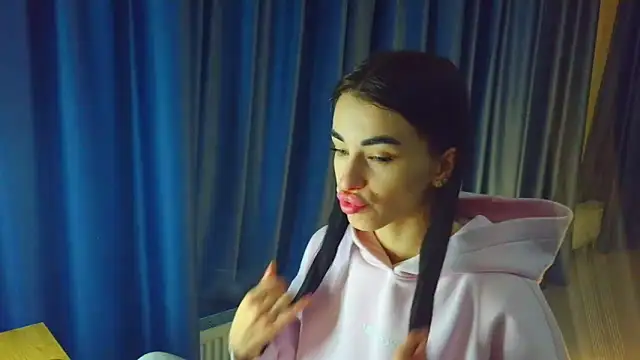 Snapshot of Vlada_Elfie chatting on 4, 2, 2026 Vlada Elfie online show from 4, 2, 2026