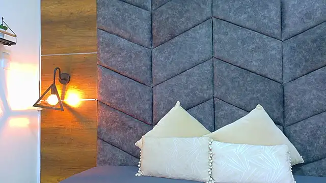 AmberStonne   online show from 13, 2, 2026