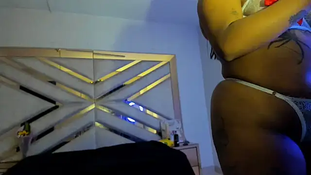 Snapshot of LunaFever69 chatting on 15, 2, 2026 LunaFever69 online show from 15, 2, 2026