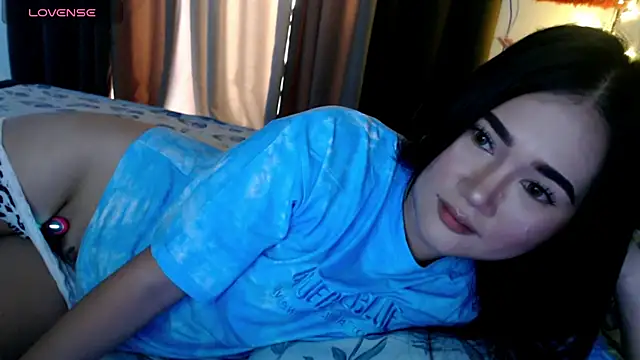 Snapshot of simplykhate chatting on 3, 8, 2026 simplykhate online show from 3, 8, 2026