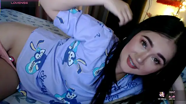 Snapshot of simplykhate chatting on 6, 8, 2026 simplykhate online show from 6, 8, 2026