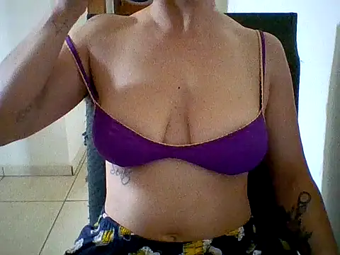 Snapshot of sue_safads chatting on 18, 1, 2026 sue safads online show from 18, 1, 2026