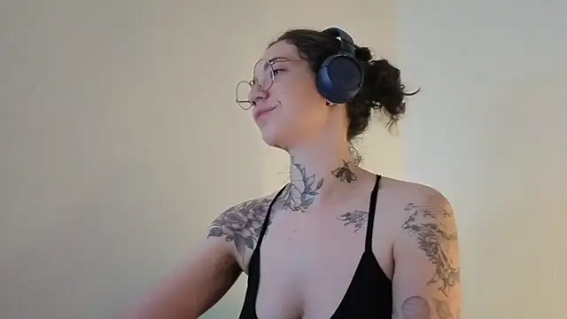 Dirty Pink online show from 3, 7, 2026