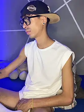 Snapshot of alexx_23cm chatting on 19, 1, 2026 alexx 23cm online show from 19, 1, 2026