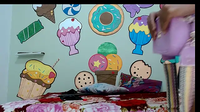 skinnysexzara18 online show from 25, 3, 2026