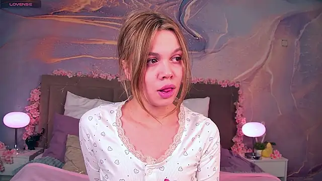 ScarletMarney online show from 5, 3, 2026