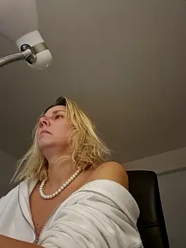 Snapshot of Amelia9798 chatting on 10, 3, 2026 Amelia9798 online show from 10, 3, 2026