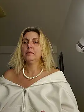 Snapshot of Amelia9798 chatting on 13, 3, 2026 Amelia9798 online show from 13, 3, 2026