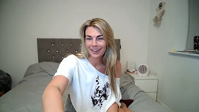 Snapshot of Scarlett_the_girlnextdoor chatting on 18, 3, 2026 Scarlett the girlnextdoor online show from 18, 3, 2026