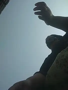 Snapshot of momo_loves chatting on 3, 2, 2026 momo loves online show from 3, 2, 2026