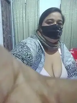 Snapshot of momo_loves chatting on 8, 2, 2026 momo loves online show from 8, 2, 2026