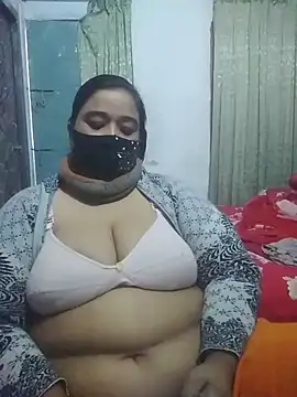 Snapshot of momo_loves chatting on 9, 2, 2026 momo loves online show from 9, 2, 2026