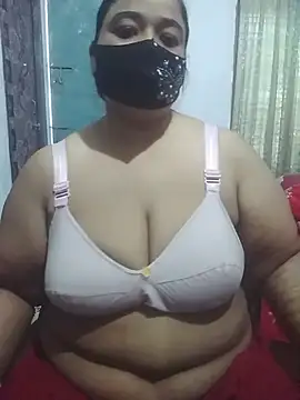 Snapshot of momo_loves chatting on 11, 2, 2026 momo loves online show from 11, 2, 2026