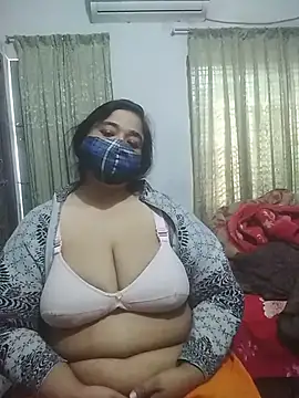 Snapshot of momo_loves chatting on 18, 2, 2026 momo loves online show from 18, 2, 2026