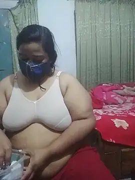 Snapshot of momo_loves chatting on 21, 2, 2026 momo loves online show from 21, 2, 2026