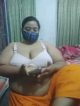 Snapshot of momo_loves chatting on 24, 2, 2026 momo loves online show from 24, 2, 2026