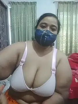 Snapshot of momo_loves chatting on 27, 2, 2026 momo loves online show from 27, 2, 2026