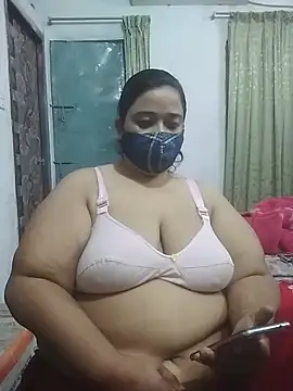 Snapshot of momo_loves chatting on 27, 2, 2026 momo loves online show from 27, 2, 2026