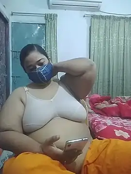 Snapshot of momo_loves chatting on 8, 3, 2026 momo loves online show from 8, 3, 2026