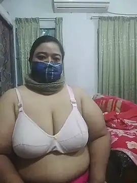 Snapshot of momo_loves chatting on 13, 3, 2026 momo loves online show from 13, 3, 2026