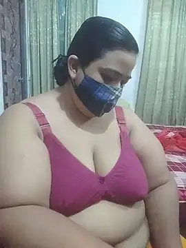 momo loves online show from 26, 6, 2026