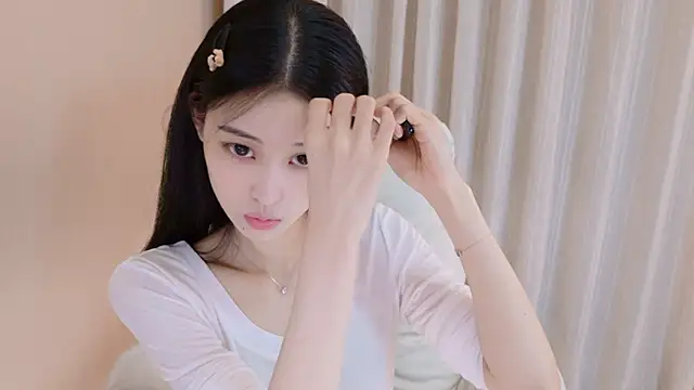 Snapshot of iiiiiiiiiu chatting on 11, 4, 2026 iiiiiiiiiu online show from 11, 4, 2026