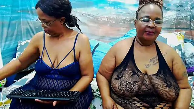 Snapshot of SEXY_MATURExx chatting on 30, 6, 2026 SEXY MATURExx online show from 30, 6, 2026
