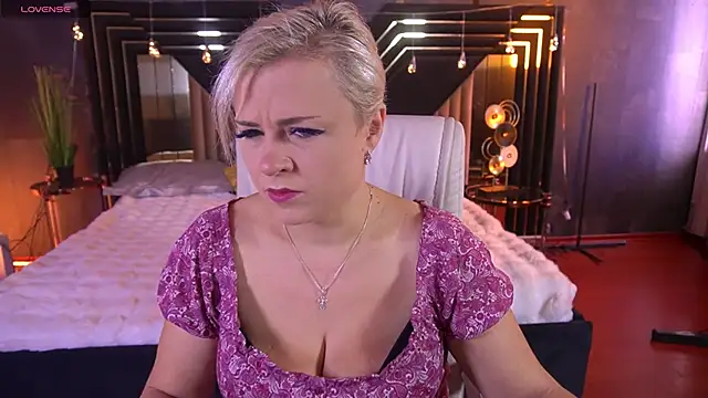 Snapshot of CrystalVibe chatting on 15, 3, 2026 CrystalVibe online show from 15, 3, 2026