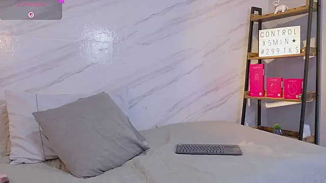 mia gold  online show from 7, 8, 2026