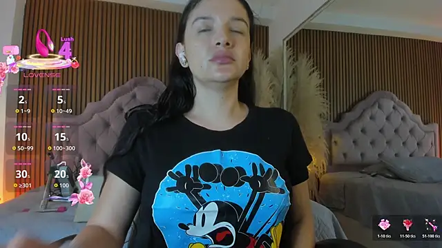 Snapshot of Violett_hott_ chatting on 16, 6, 2026 Violett hott online show from 16, 6, 2026