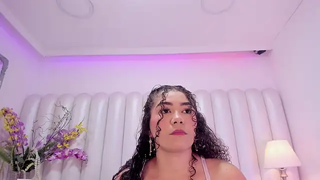 CamilaCastillo online show from 10, 6, 2026