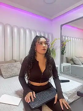 CamilaCastillo online show from 22, 7, 2026