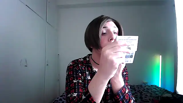 HoneyValentine online show from 8, 2, 2026