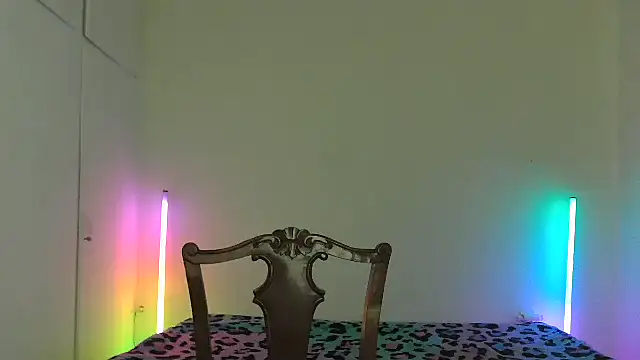 HoneyValentine online show from 6, 3, 2026